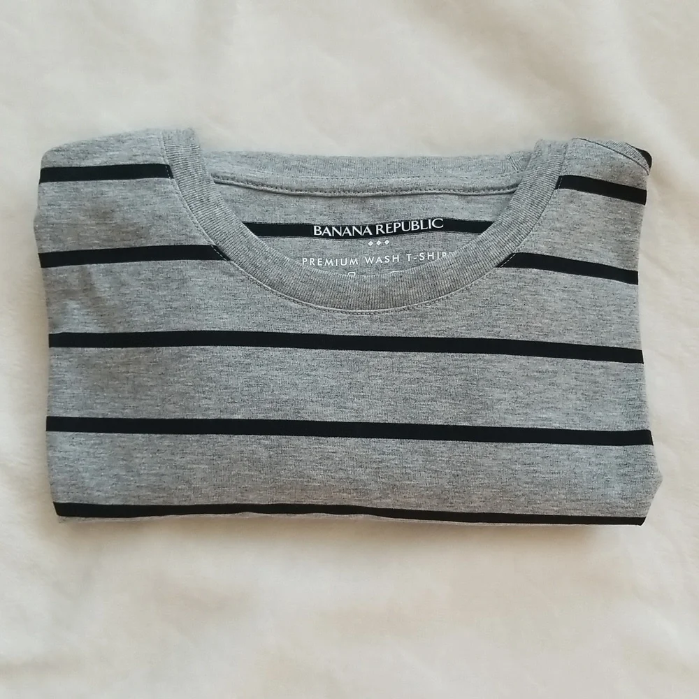 Banana Republic mens striped premium wash black gray crewneck sz M sz XL
